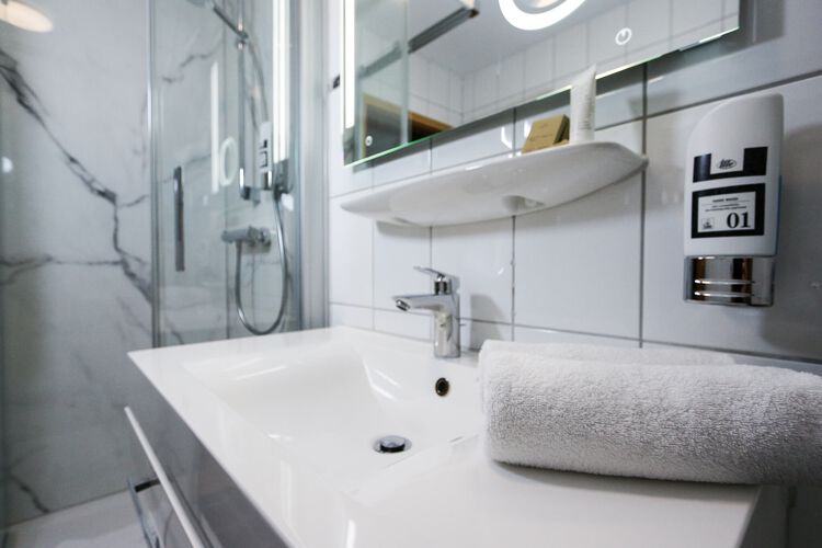 Captain Pahlen 3F - Pier 3