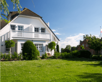 Landhaus in gepflegter Gartenanlage